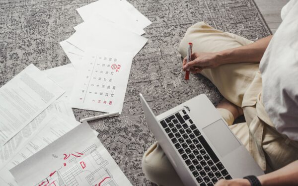 Digitale arbeidsflyter uten friksjon: slik setter du opp små automasjoner som sparer tid hver uke