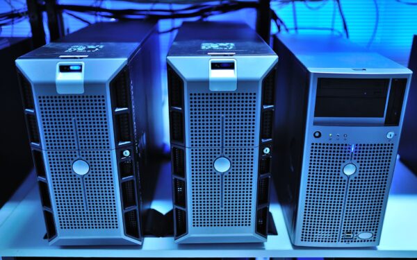 Edge computing forklart: lokal datakraft som gjør teknologien raskere og mer robust