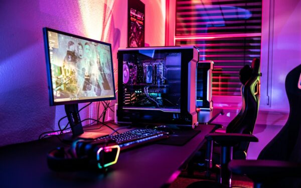 Praktisk guide til gaming-mus: grep, sensorer og innstillinger som faktisk betyr noe