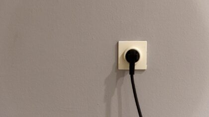 Praktisk guide til smarte plugger hjemme: trygg bruk, enkle oppsett og nyttige hverdagsrutiner