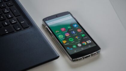 Slik bruker du gamle mobiler og nettbrett trygt videre i stedet for å la dem støve ned