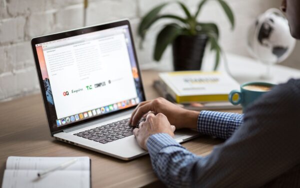 Slik rydder du i e-posten med filtre og regler i Outlook og Gmail