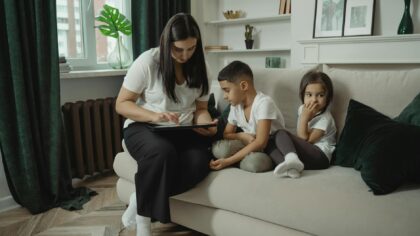 Smarte vaner for familie og skjermtid: slik får dere bedre digitale dager hjemme