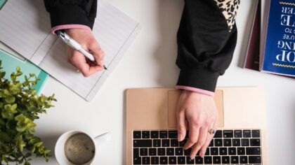 AI for research: slik kan du jobbe smartere med informasjon uten å bli overveldet