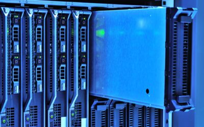 Edge computing og tåkeskya: hvorfor prosessering flytter nærmere deg