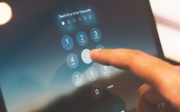 Slik beskytter du smarttelefonen med riktig PIN-kode og passord