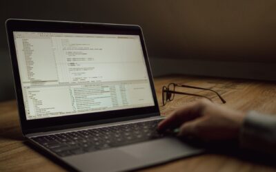Praktisk guide til AI for koding: slik får du hjelp uten å miste kontrollen på koden