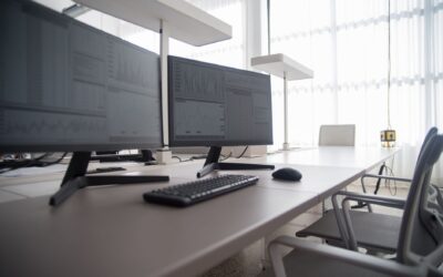 Slik velger du PC‑skjerm til jobb og fritid uten å drukne i spesifikasjoner