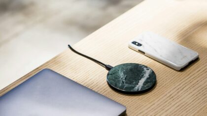 Slik velger du trådløs lader som ikke ødelegger mobilen eller hverdagen